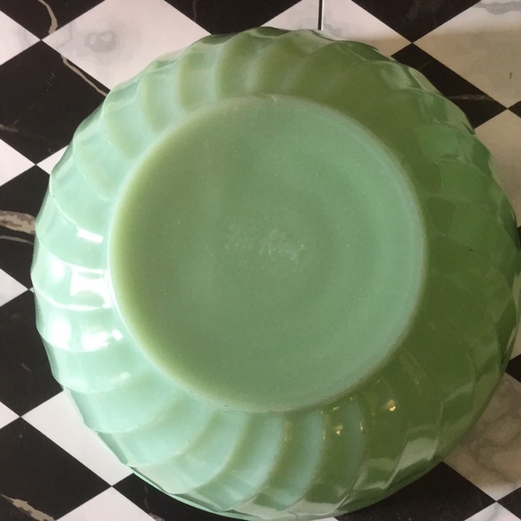Vintage Fire King Jadeite Pair Mixing Bowls 7” 9” - Picture 7 of 7